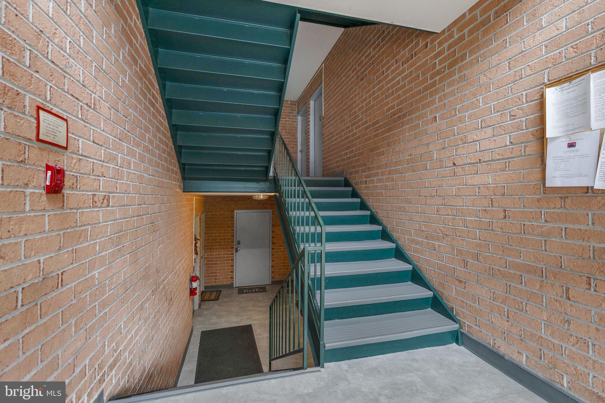 1104 Lisadale Circle, Unit 1D Baltimore, MD 21228 - Photo 31 of 35 building interior