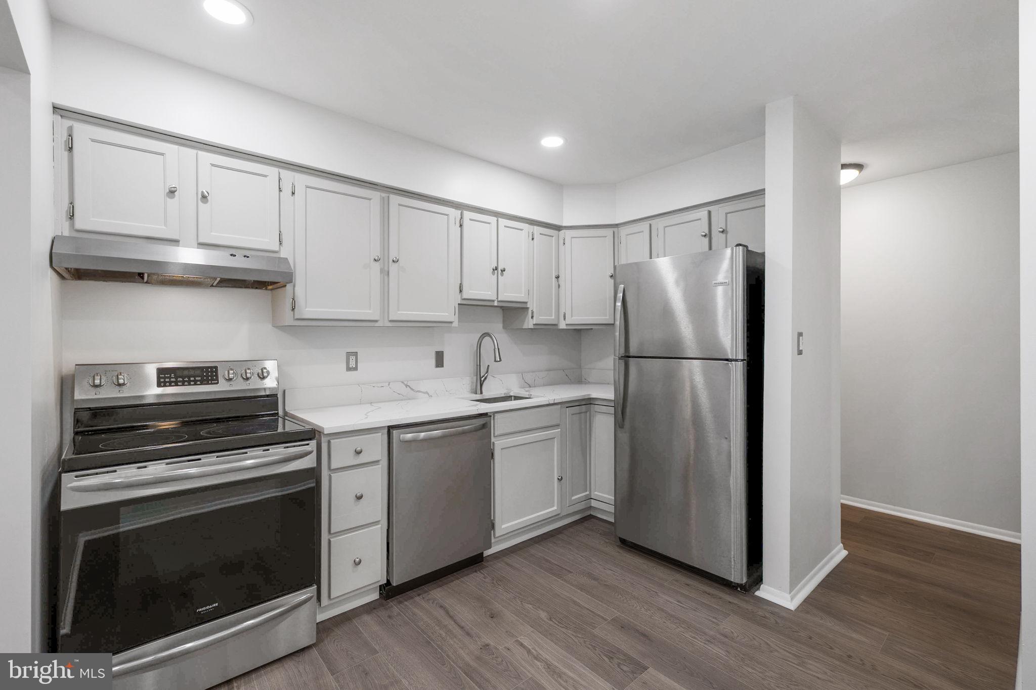 1104 Lisadale Circle, Unit 1D Baltimore, MD 21228 - Photo 4 of 35 Fully Updated Kitchen!