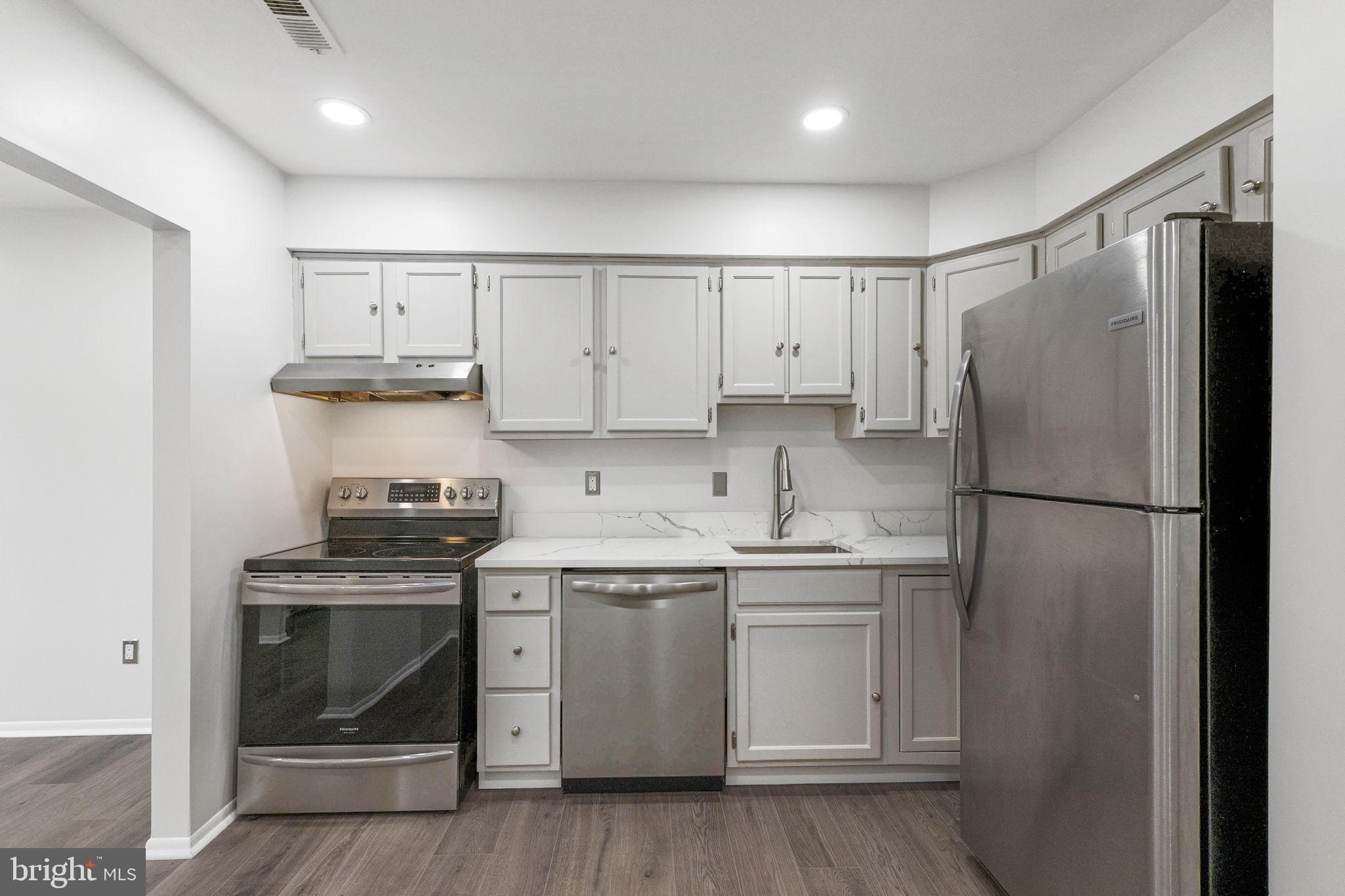 1104 Lisadale Circle, Unit 1D Baltimore, MD 21228 - Photo 6 of 35 Fully Updated Kitchen!