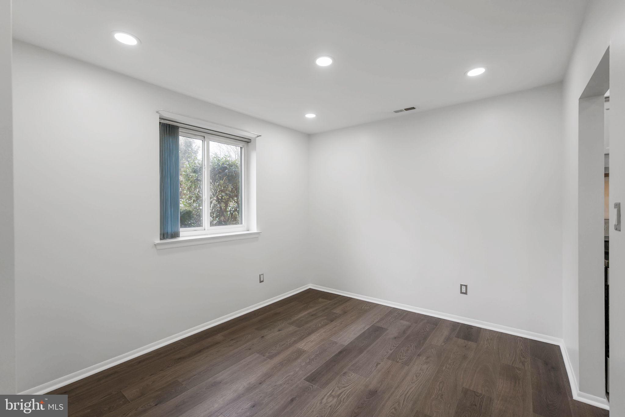 1104 Lisadale Circle, Unit 1D Baltimore, MD 21228 - Photo 10 of 35 Dining room