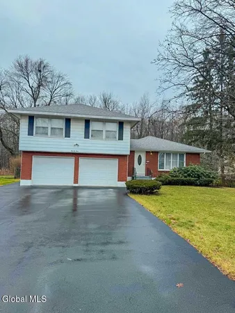 $2,500 | 79 A Wertman Lane, Unit A, Colonie, NY 12205