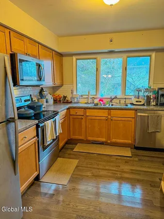 $2,500 | 79 A Wertman Lane, Unit A, Colonie, NY 12205