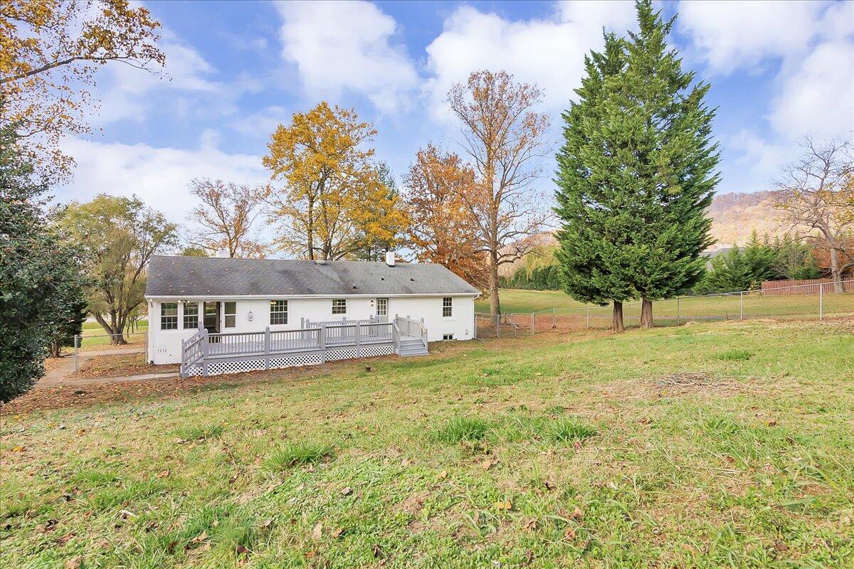 2462 Mountain View Road Vinton, VA 24179 - Photo 17 of 38 17-2462 Mountain View Rd_17