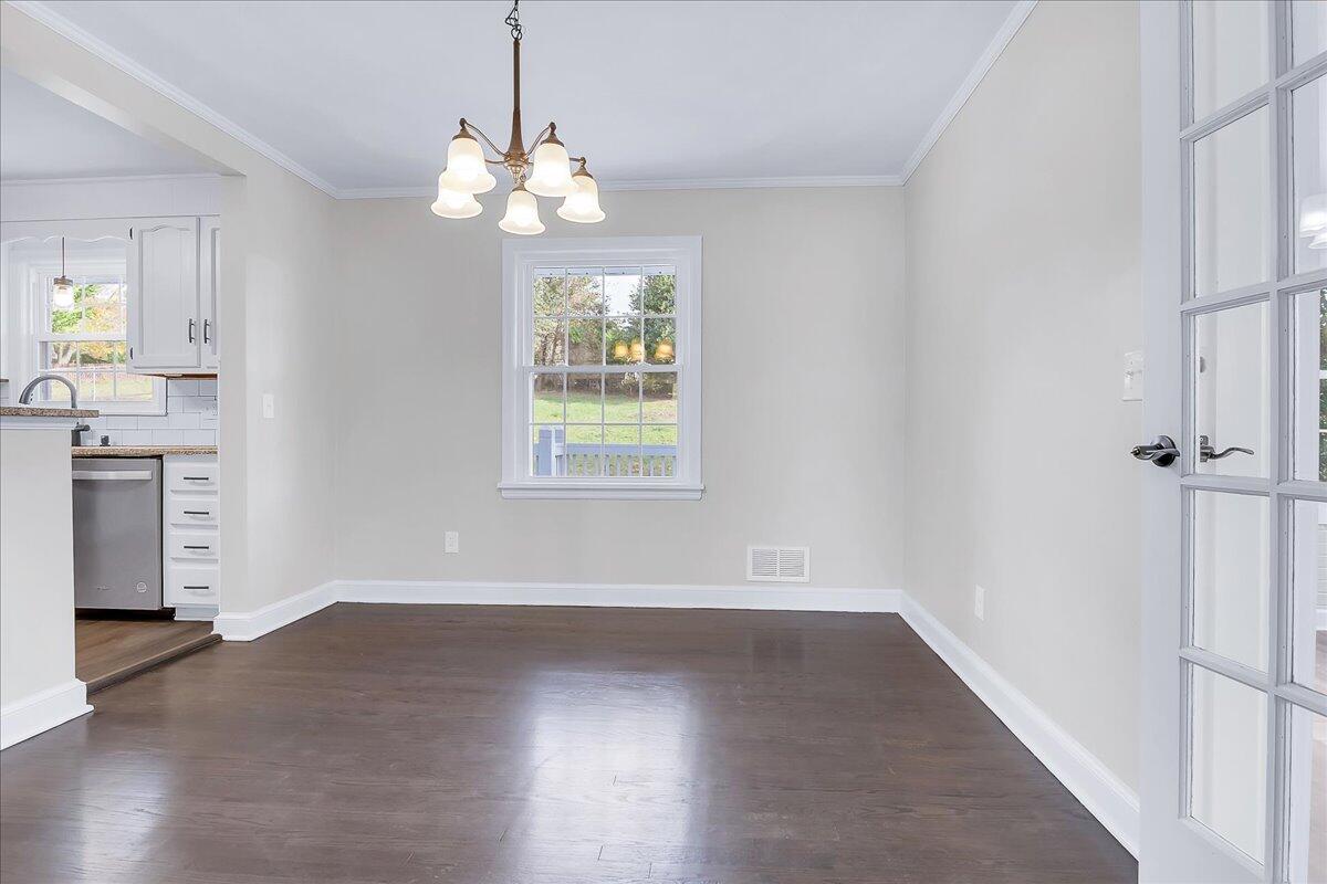 2462 Mountain View Road Vinton, VA 24179 - Photo 8 of 38 08-2462 Mountain View Rd_08