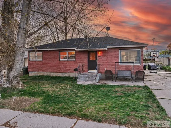 $279,900 | 225 Filmore Avenue, Pocatello, ID 83201