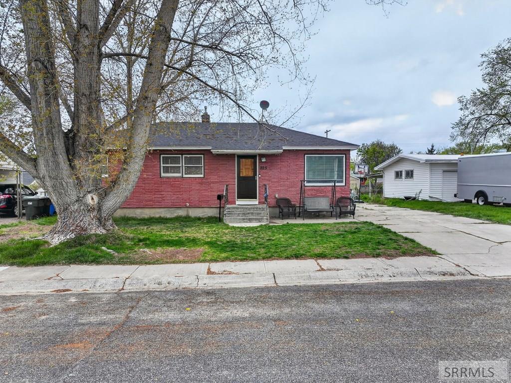 225 Filmore Avenue Pocatello, ID 83201 - Photo 2 of 48
