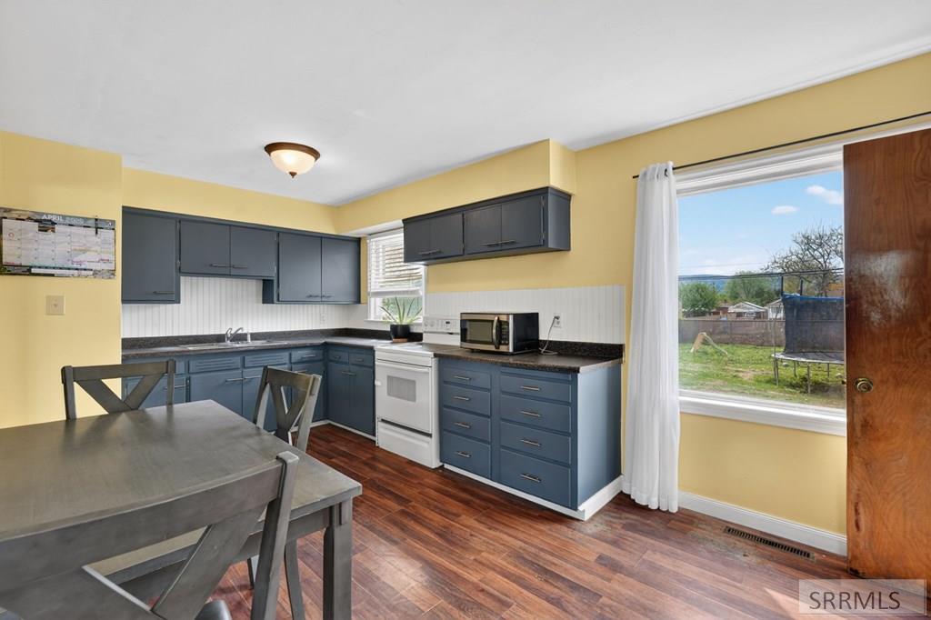 225 Filmore Avenue Pocatello, ID 83201 - Photo 8 of 48