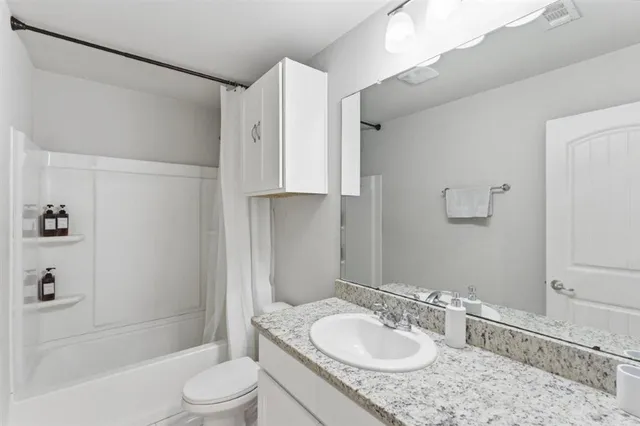 $245,000 | 2222 South Lake Michele Circle, Lake Charles, LA 70607