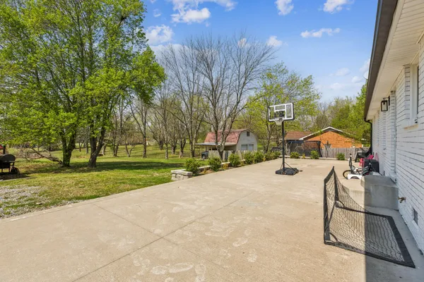 $415,000 | 843 North Palmers Chapel Road, White House, TN 37188