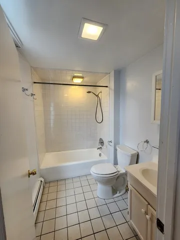 $2,750 | 72 Derby Street, Unit 3, Salem, MA 01970