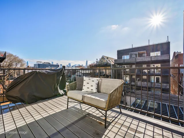 $850,000 | 1513 West Thomas Street, Unit 3, Chicago, IL 60642