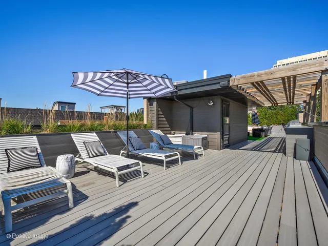 $850,000 | 1513 West Thomas Street, Unit 3, Chicago, IL 60642