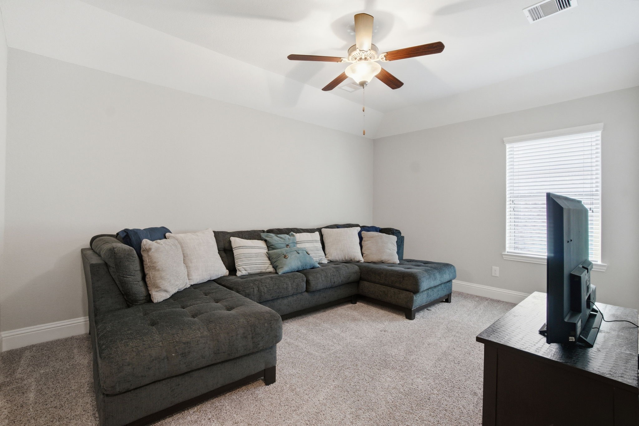 8903 Havenfield Ridge Lane Tomball, TX 77375 - Photo 32 of 41 Upstairs room can be a bedroom or game room
