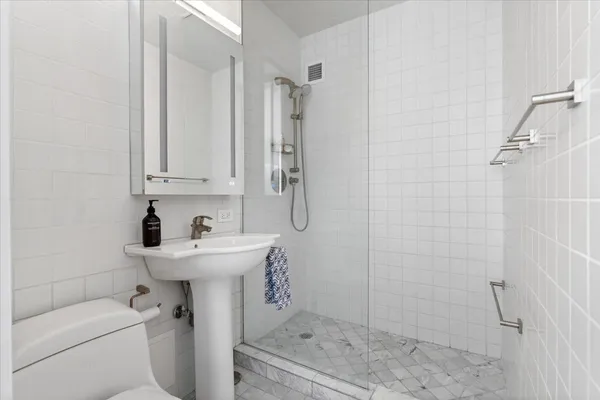 $485,000 | 880 North Lake Shore Drive, Unit 16DH, Chicago, IL 60611
