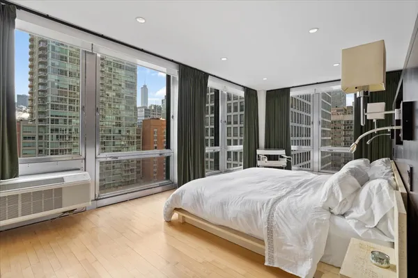 $485,000 | 880 North Lake Shore Drive, Unit 16DH, Chicago, IL 60611