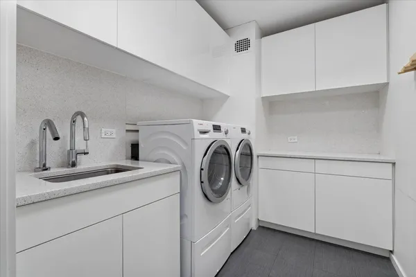 $485,000 | 880 North Lake Shore Drive, Unit 16DH, Chicago, IL 60611