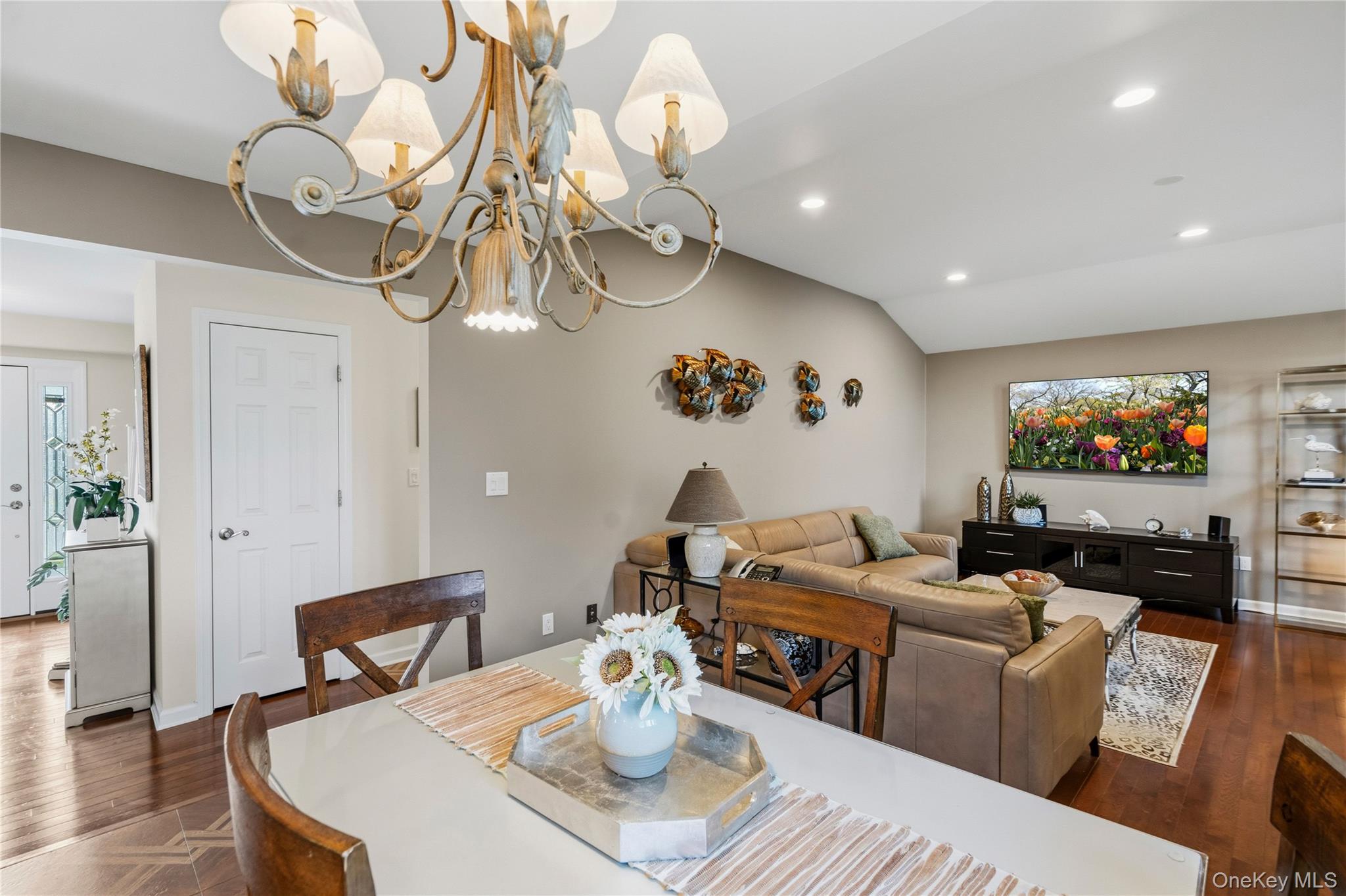 34 Admiral Road Massapequa, NY 11758 - Photo 13 of 32