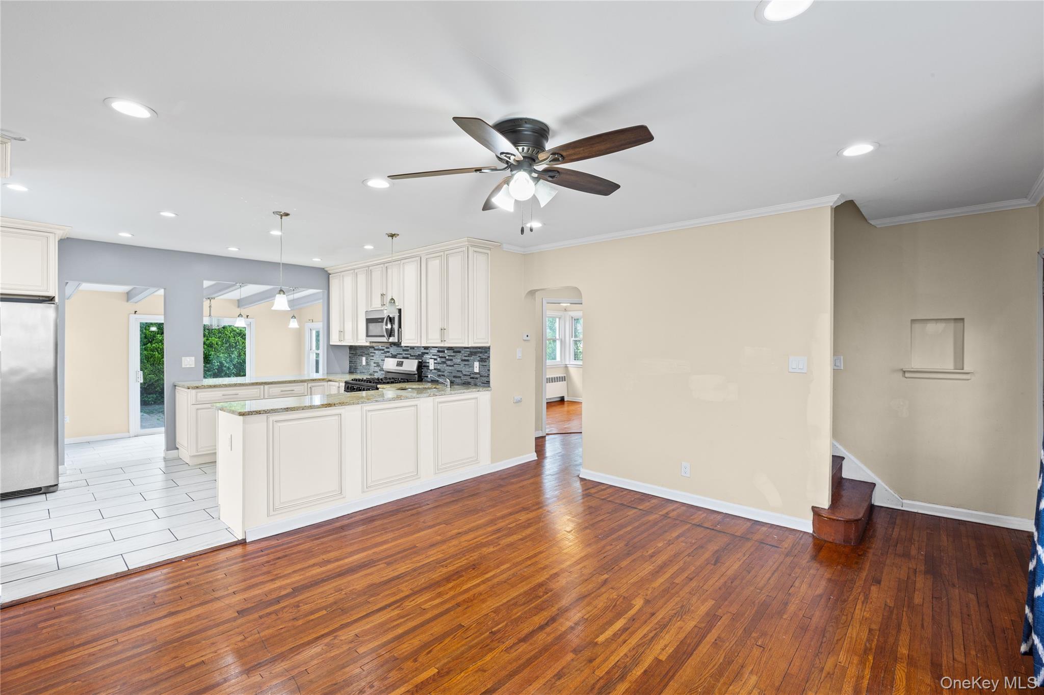 85 Todd Road Valley Stream, NY 11580 - Photo 7 of 29