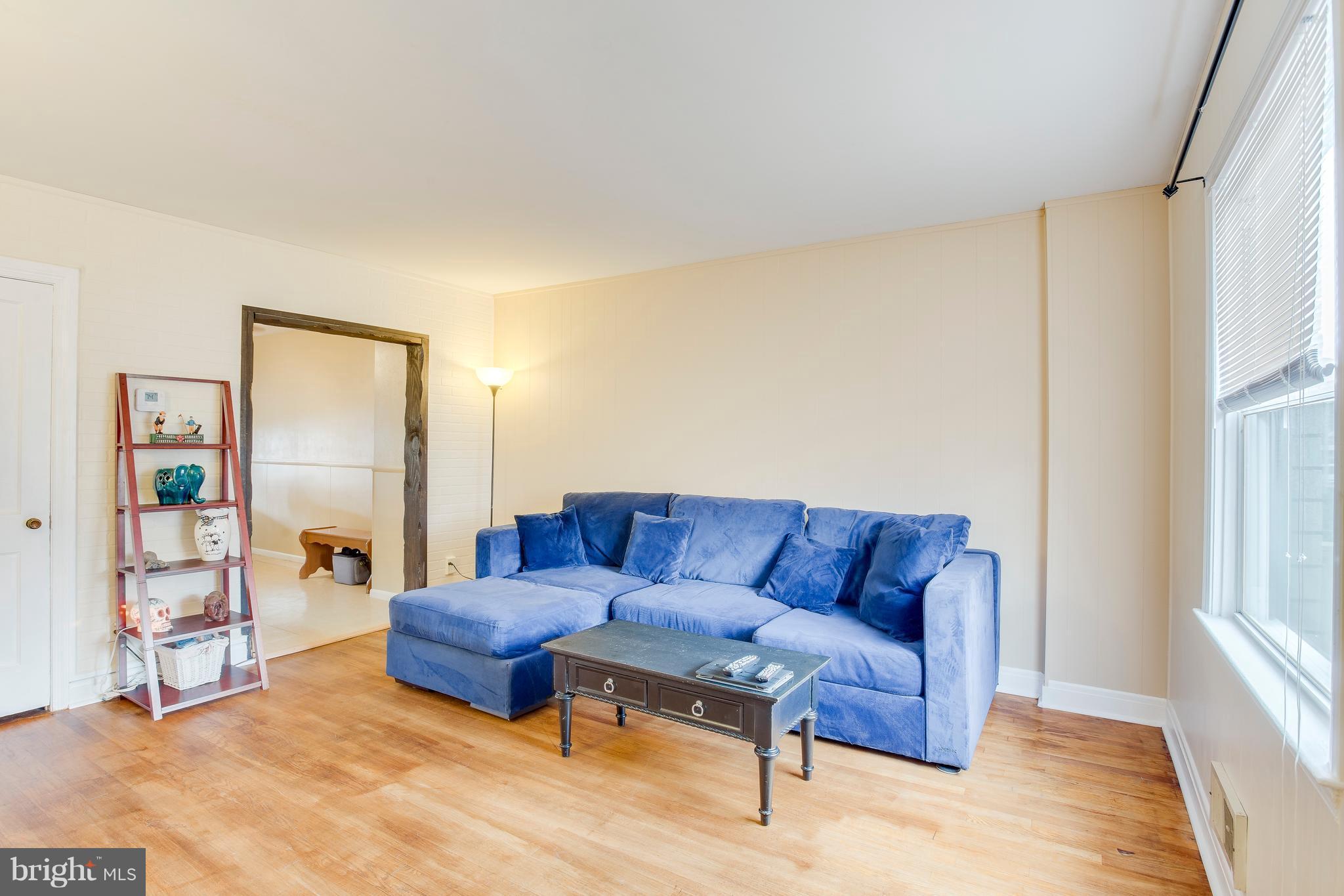 2134 Coralthorn Road Baltimore, MD 21220 - Photo 2 of 21 Living Room