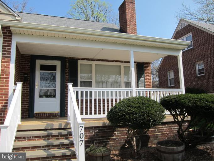 707 Charing Cross Road Baltimore, MD 21229 - Photo 14 of 30 Front Porch w/ Vinyl Rails