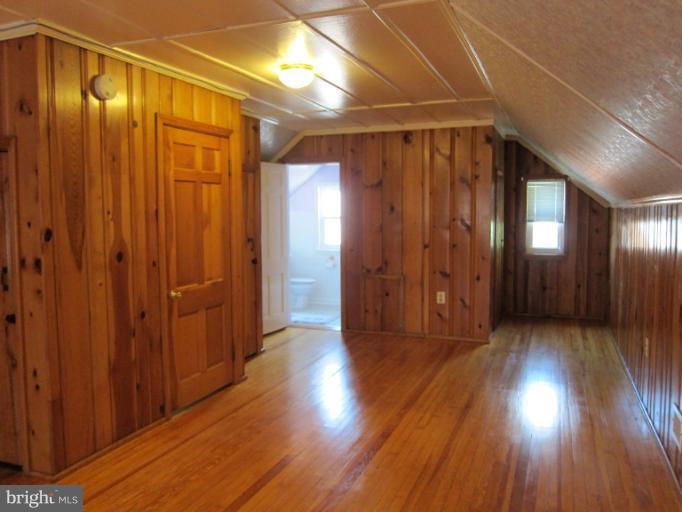 707 Charing Cross Road Baltimore, MD 21229 - Photo 15 of 30 Upper level MBR # 2 B