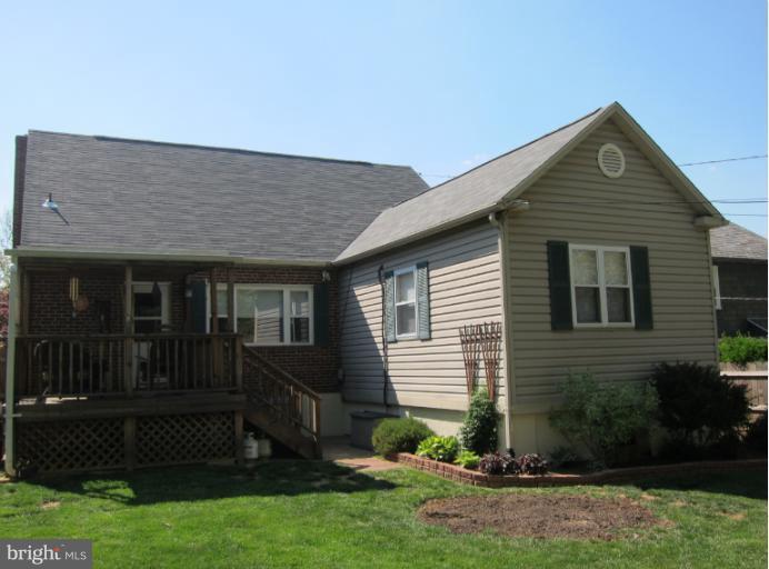707 Charing Cross Road Baltimore, MD 21229 - Photo 16 of 30 Exterior (Rear)