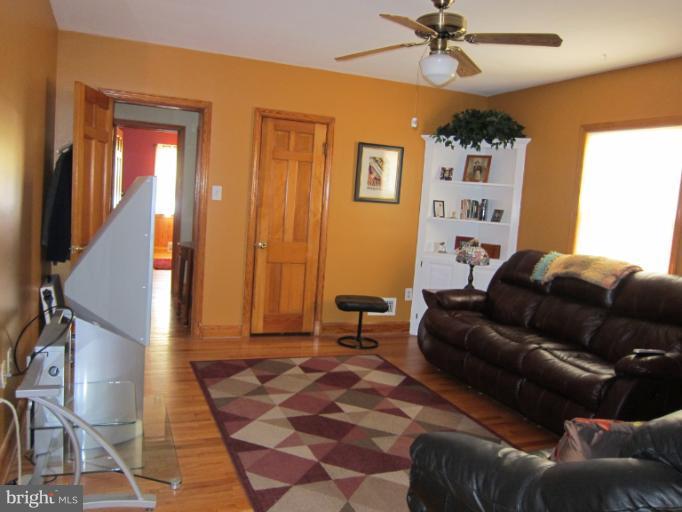 707 Charing Cross Road Baltimore, MD 21229 - Photo 22 of 30 Den or 4th BR