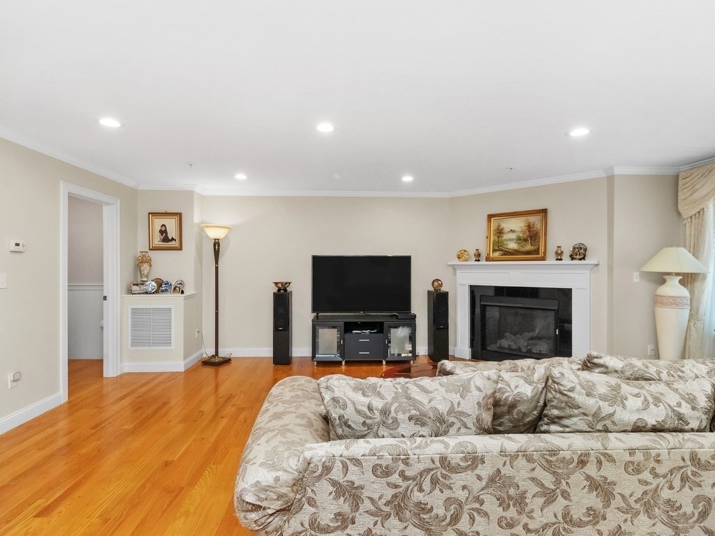 172 Bright Street, Unit 3 Waltham, MA 02453 - Photo 10 of 37