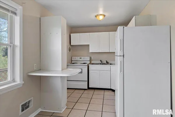 $849,900 | 2309 West Lawrence Avenue, Springfield, IL 62704