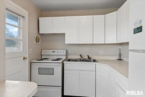 $849,900 | 2309 West Lawrence Avenue, Springfield, IL 62704