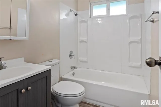 $859,900 | 2309 West Lawrence Avenue, Springfield, IL 62704