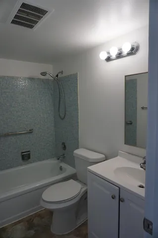 $1,175 | 293 Windsor M, West Palm Beach, FL 33417