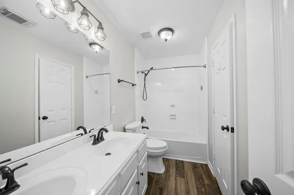 $2,395 | 58 North Delta Mill Circle, The Woodlands, TX 77385