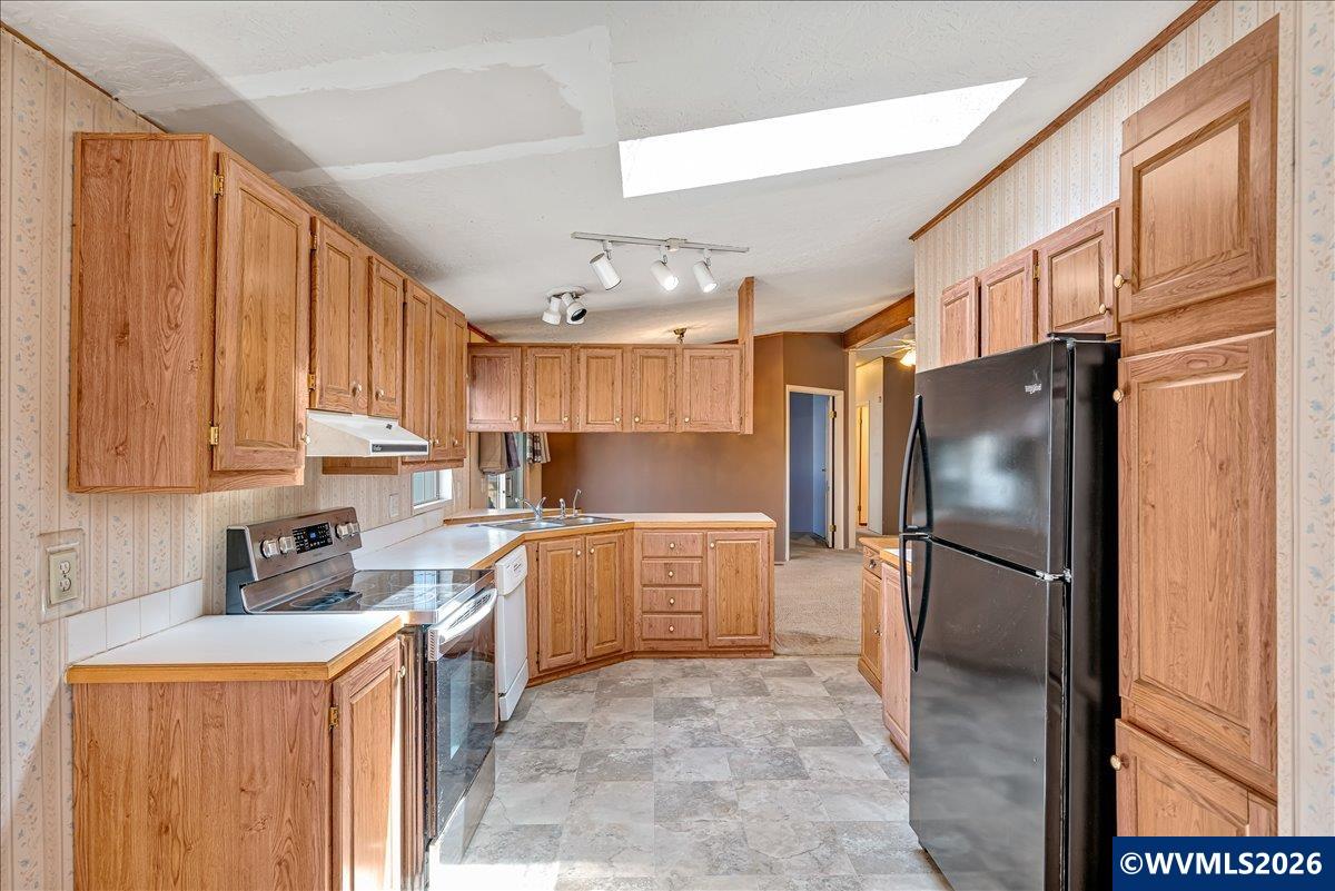 5422 Portland Road Northeast, Unit 102 Salem, OR 97305 - Photo 9 of 37