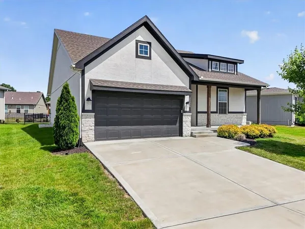 $450,000 | 20858 West 190th Pl Spring Hill, Spring Hill, KS 66083