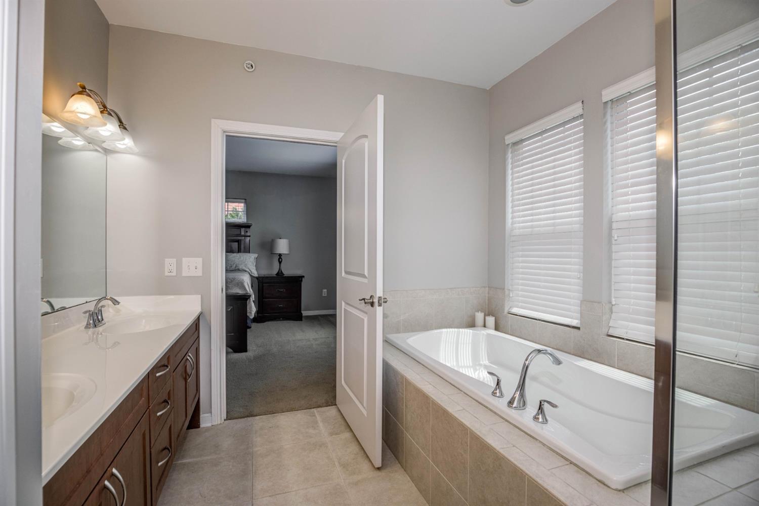 3376 Wasson Road Cincinnati, OH 45209 - Photo 24 of 47 Gallery Image 24