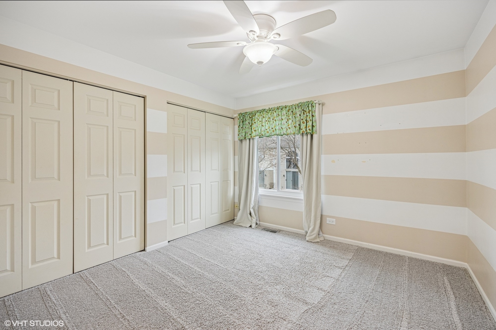 1601 Spaulding Road Bartlett, IL 60103 - Photo 9 of 15 a view of an empty room with a window