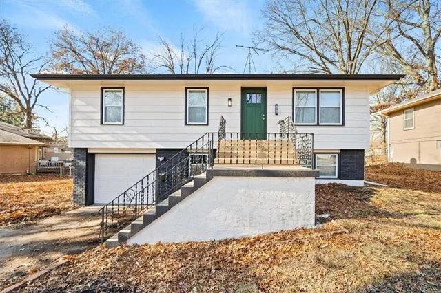$229,000 | 12012 Bennington Avenue, Grandview, MO 64030