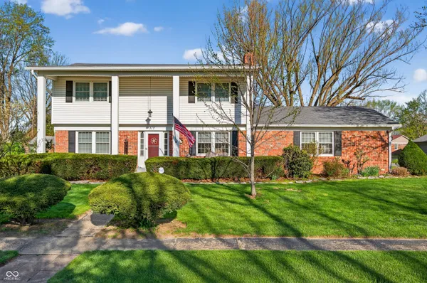 $335,000 | 117 Lancelot Drive, Franklin, IN 46131