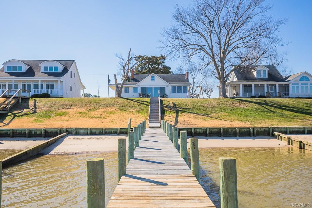 372 Cottage Row, Center Cross, VA 22437 Compass