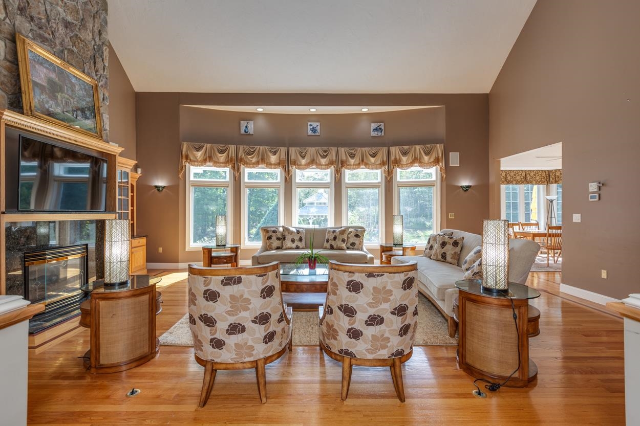 19 Farrwood Road Windham, NH 03087 - Photo 11 of 40