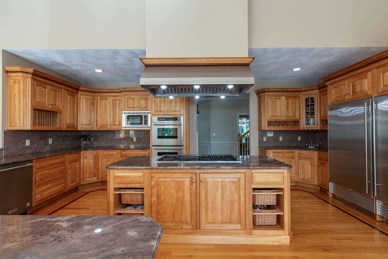 19 Farrwood Road Windham, NH 03087 - Photo 15 of 40