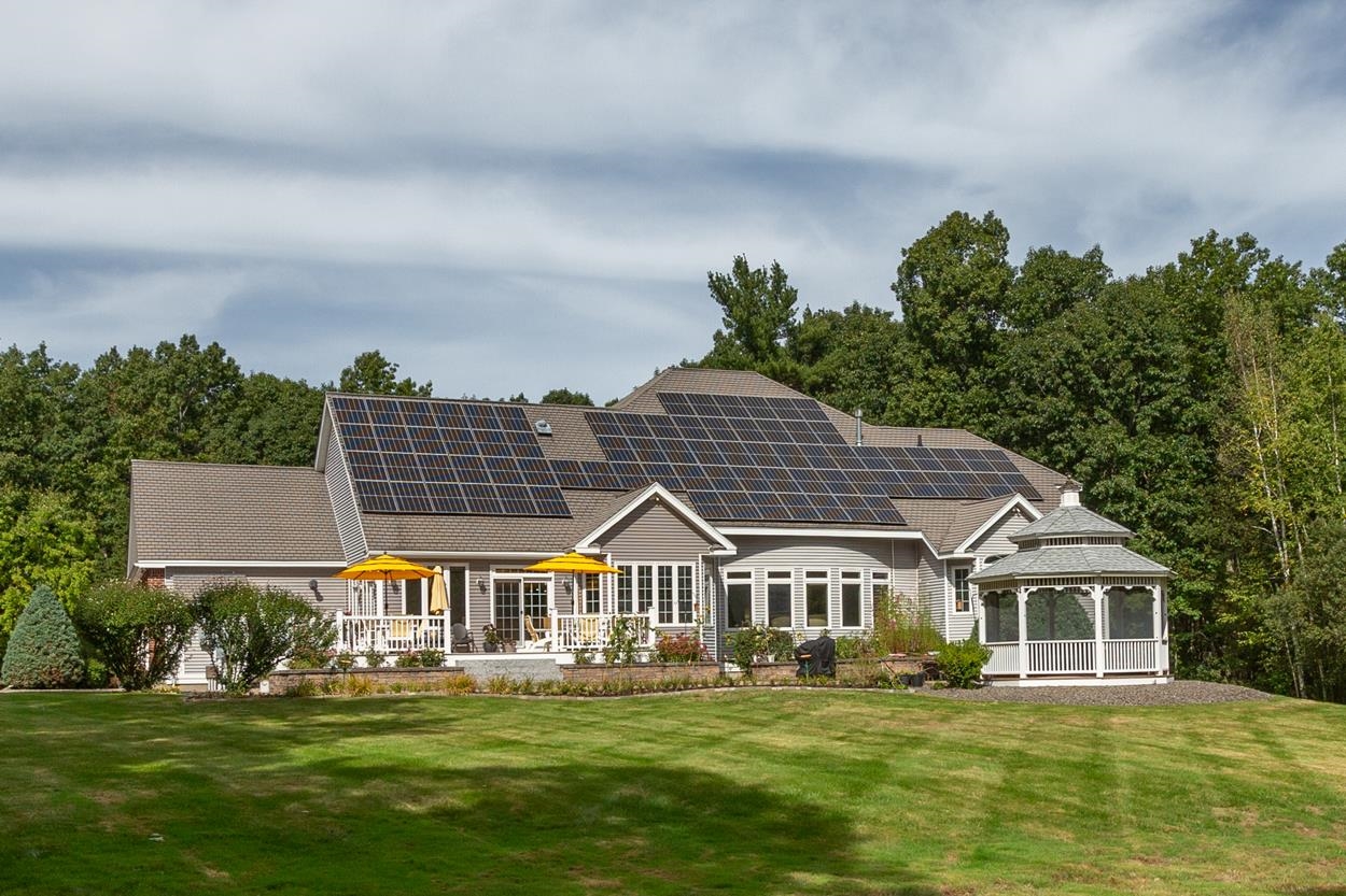 19 Farrwood Road Windham, NH 03087 - Photo 3 of 40