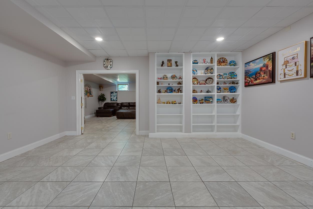 19 Farrwood Road Windham, NH 03087 - Photo 35 of 40