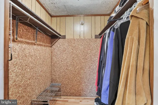 $700,000 | 39362 Rickard Road, Lovettsville, VA 20180