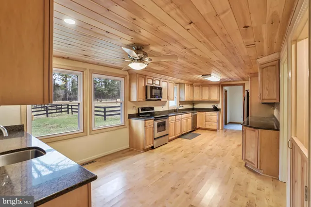 $700,000 | 39362 Rickard Road, Lovettsville, VA 20180