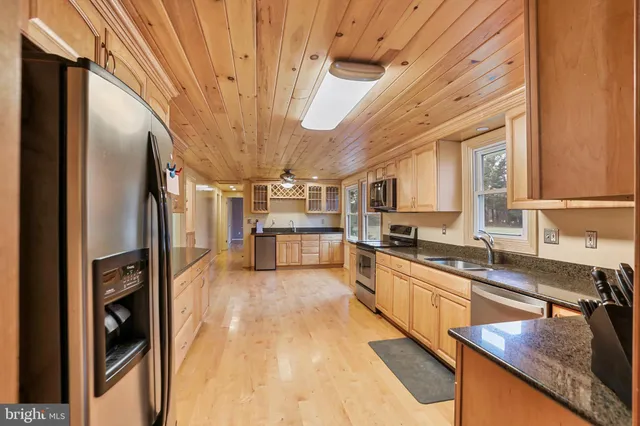 $700,000 | 39362 Rickard Road, Lovettsville, VA 20180