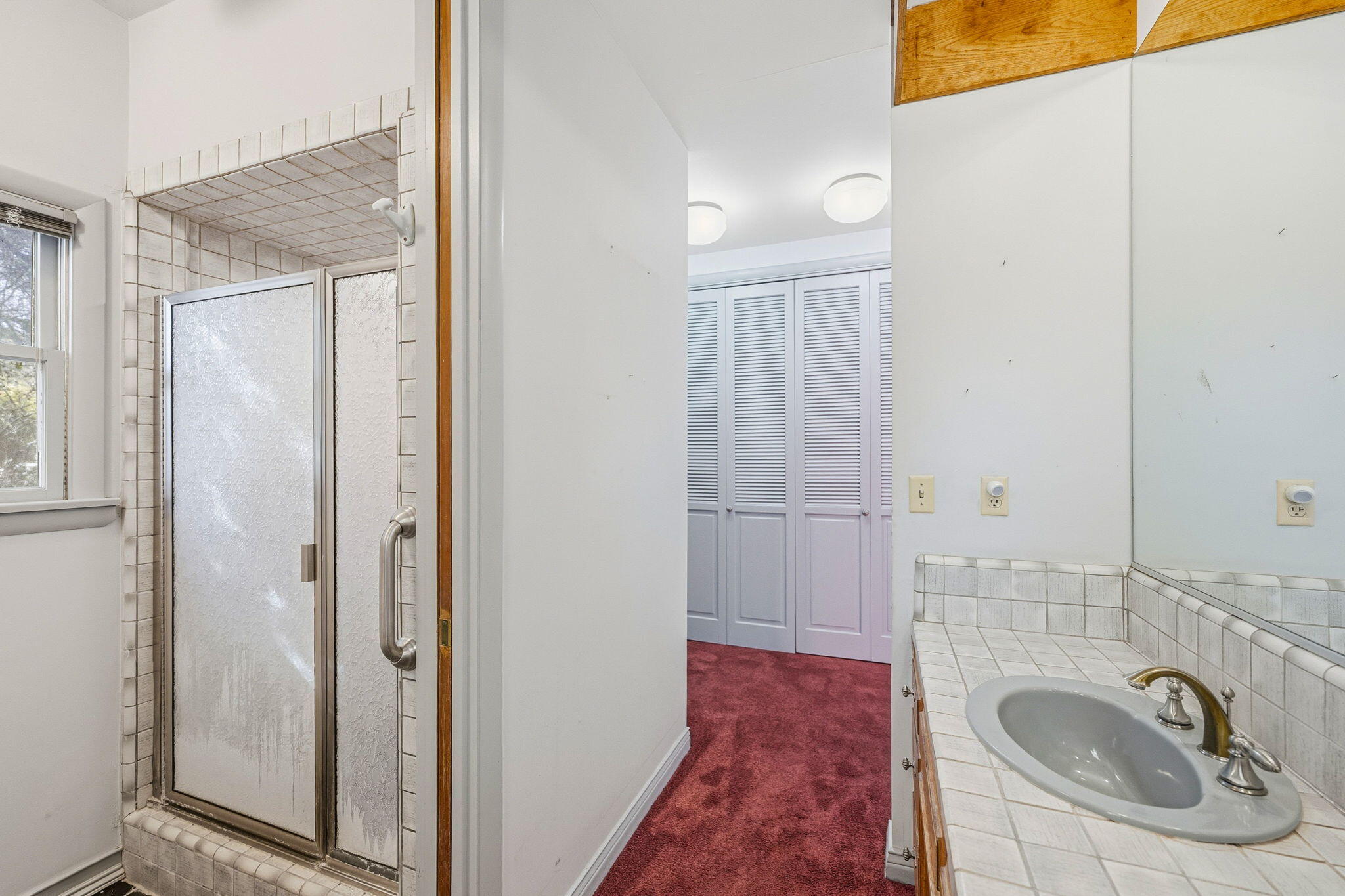 1225 Say Road Santa Paula, CA 93060 - Photo 22 of 45 a bathroom with a sink and a mirror