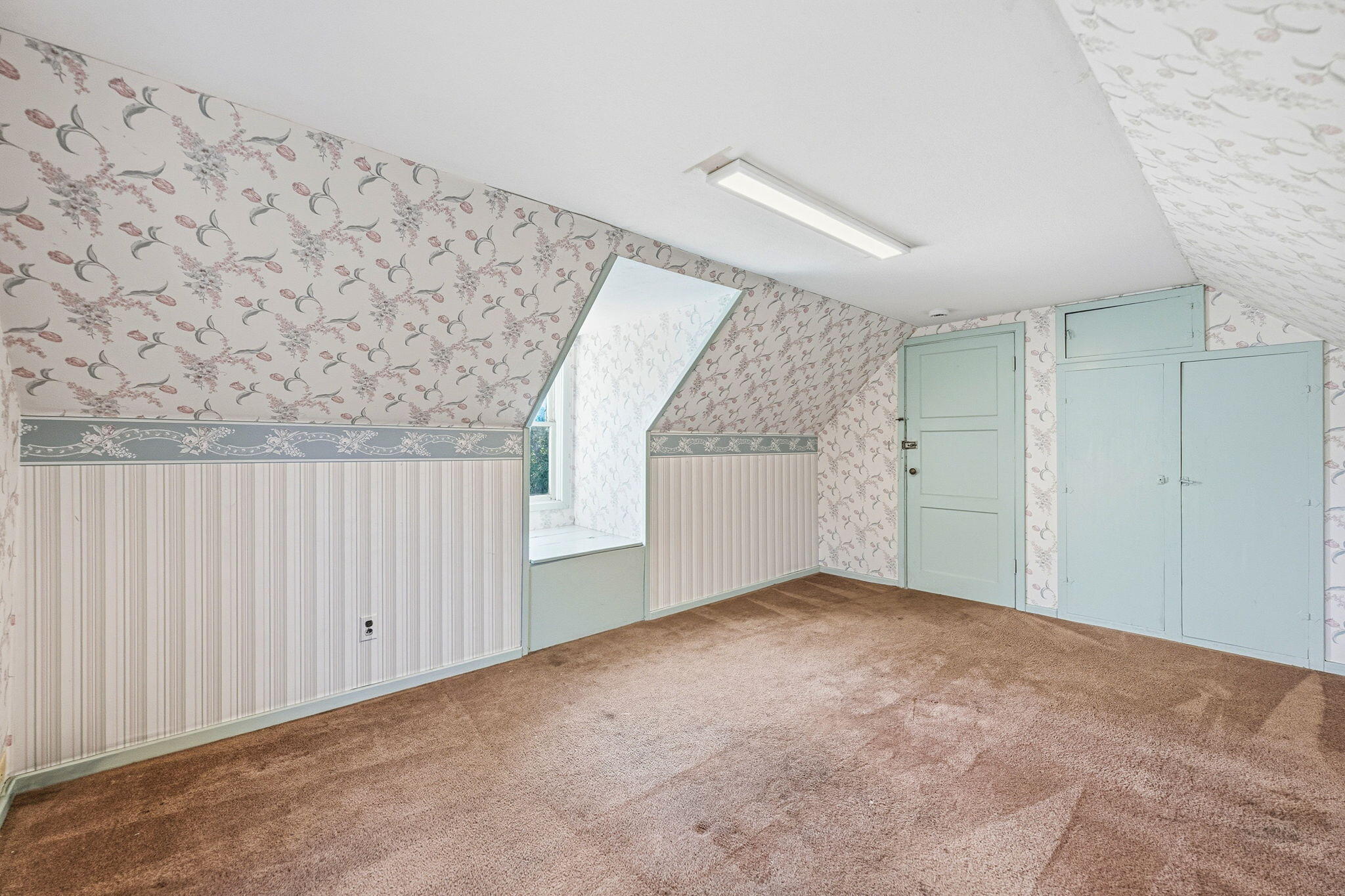 1225 Say Road Santa Paula, CA 93060 - Photo 27 of 45 an empty room with windows