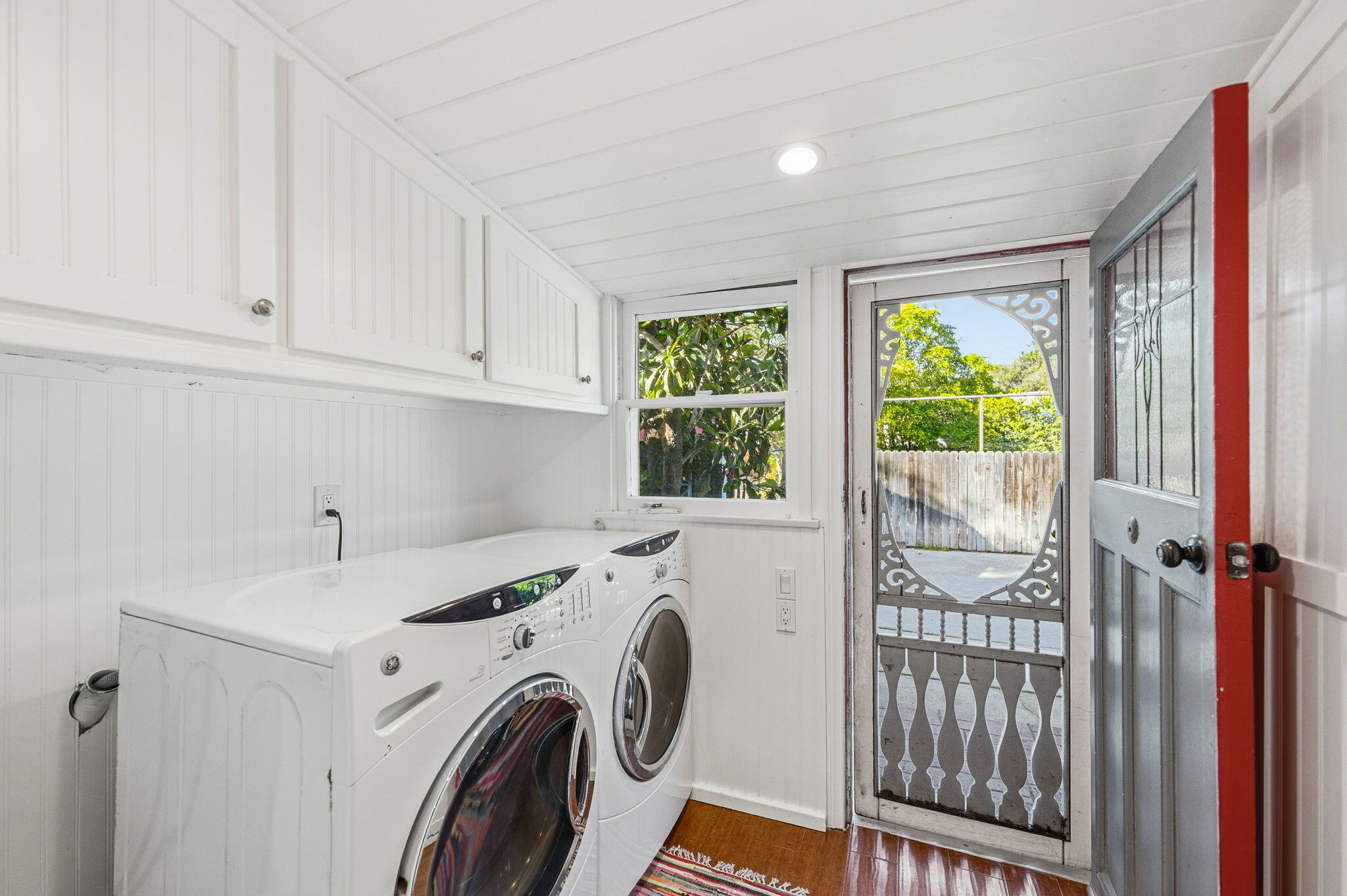 1225 Say Road Santa Paula, CA 93060 - Photo 30 of 45 a utility room with dryer and washer